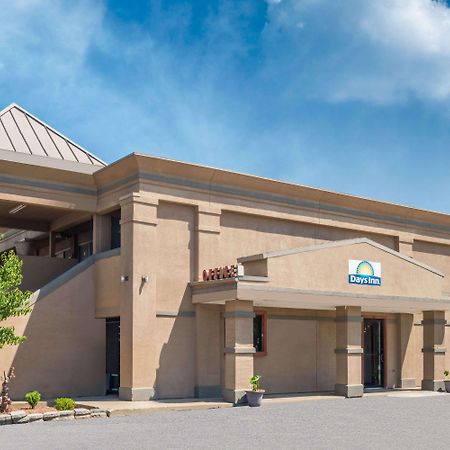 מאונט סטרלינג Days Inn By Wyndham Mt. Sterling מראה חיצוני תמונה