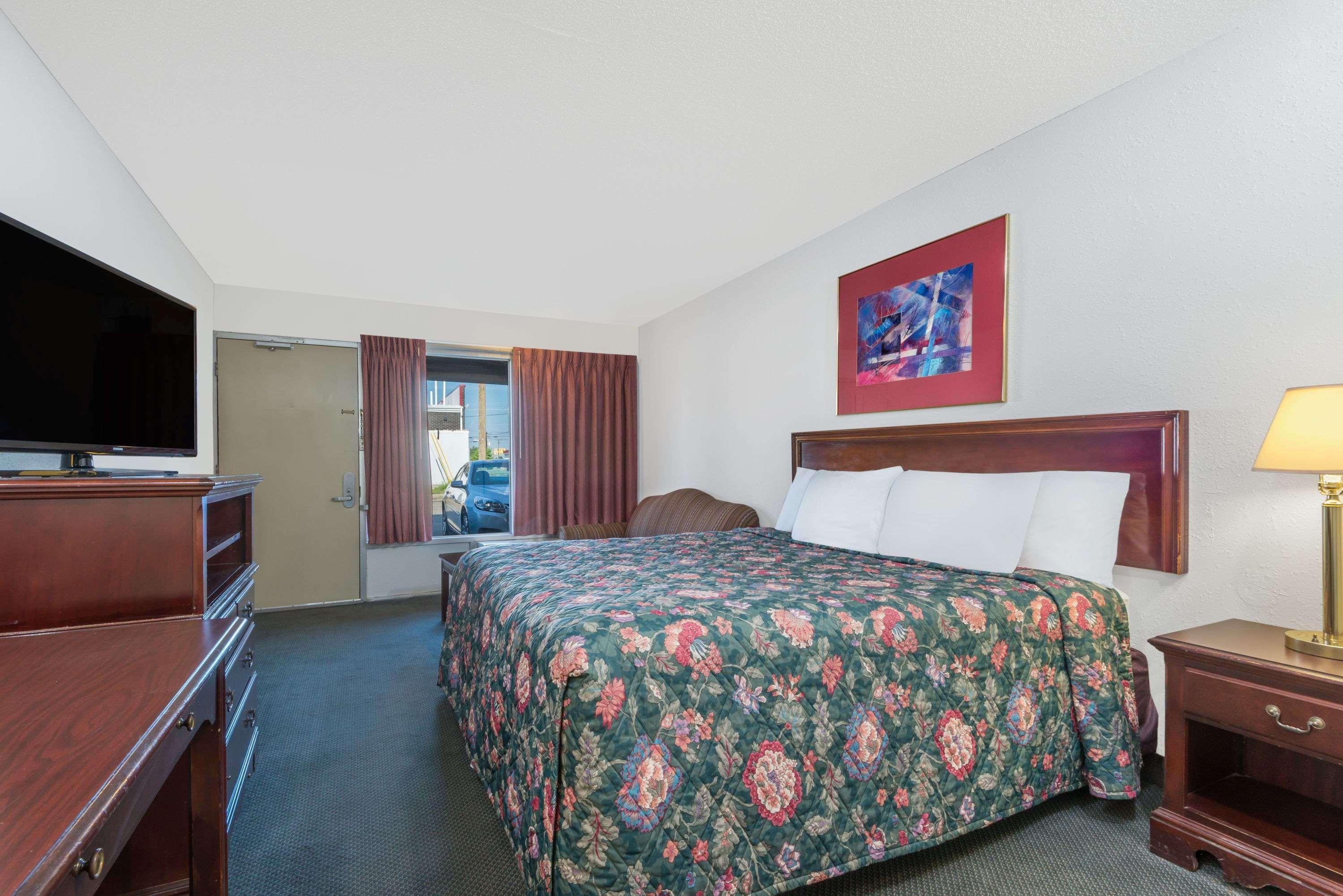 מאונט סטרלינג Days Inn By Wyndham Mt. Sterling מראה חיצוני תמונה