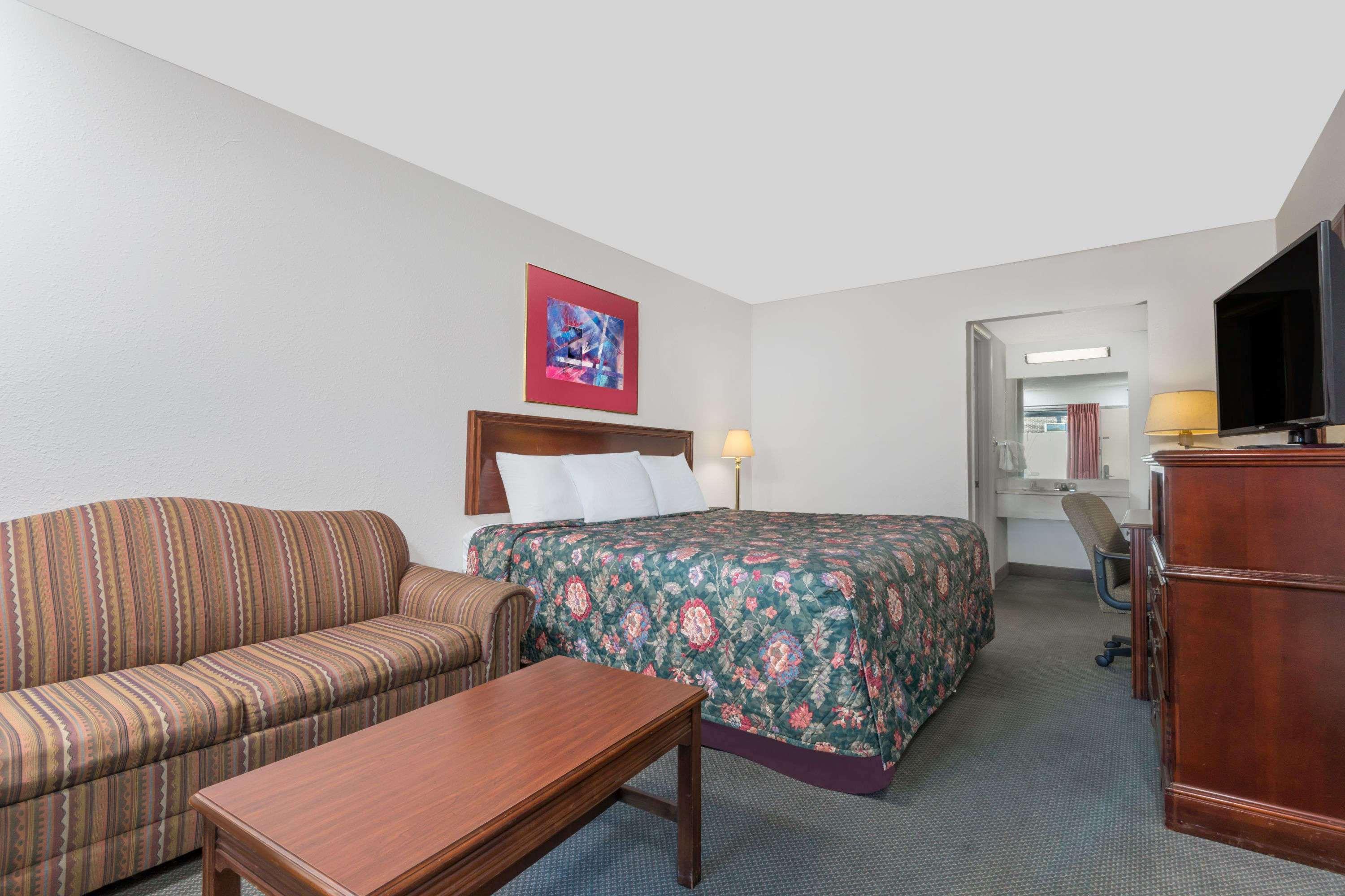 מאונט סטרלינג Days Inn By Wyndham Mt. Sterling מראה חיצוני תמונה