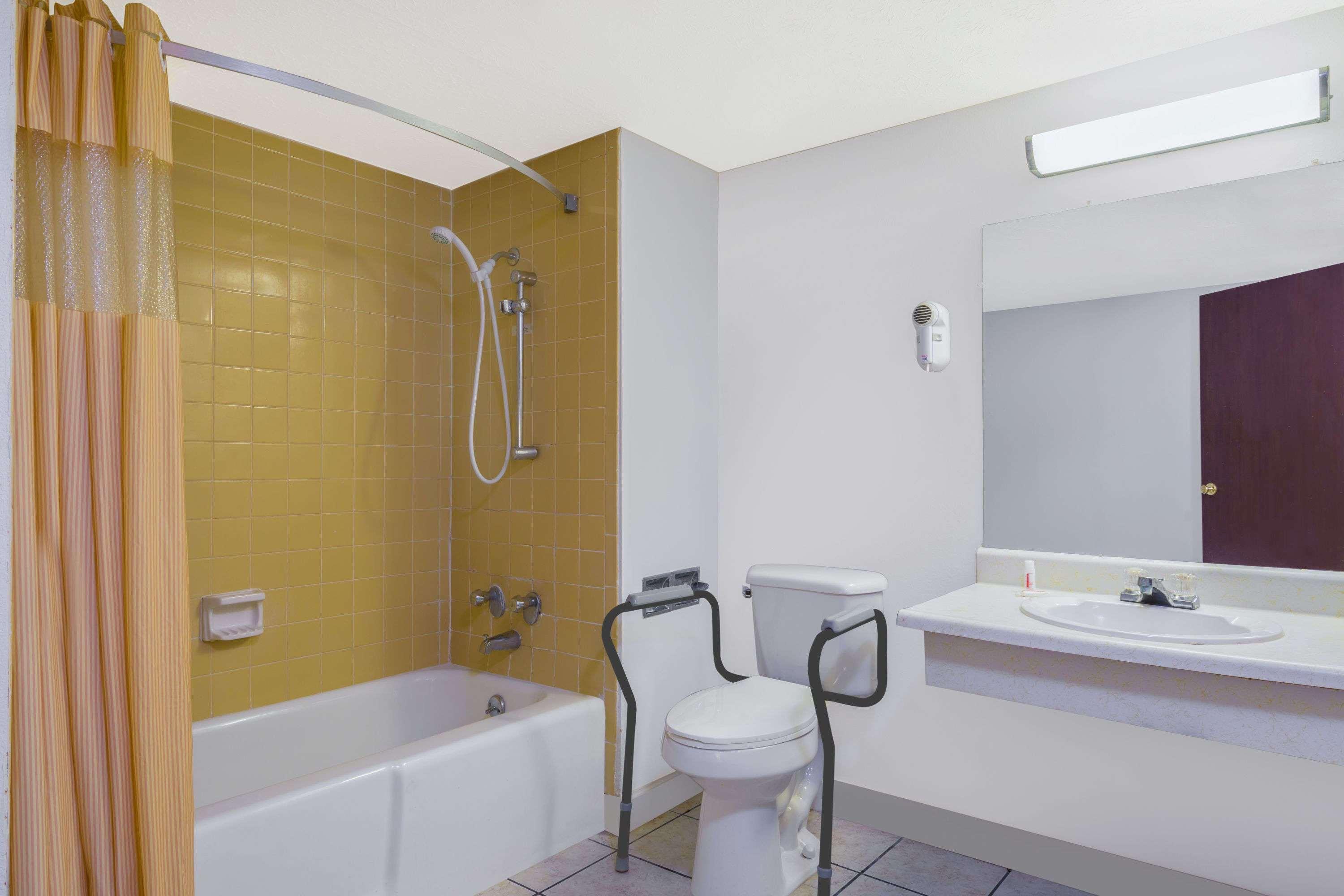 מאונט סטרלינג Days Inn By Wyndham Mt. Sterling מראה חיצוני תמונה
