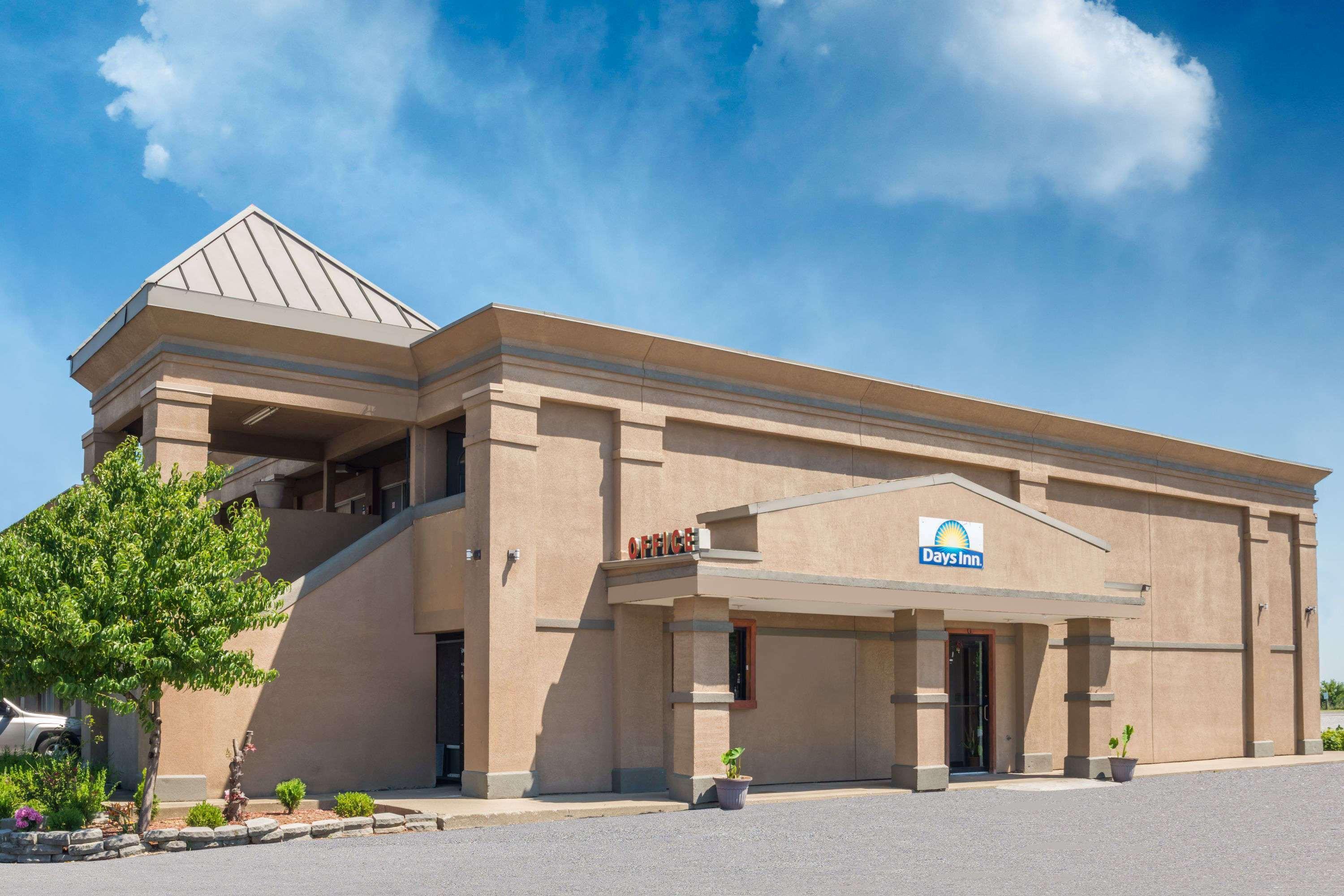 מאונט סטרלינג Days Inn By Wyndham Mt. Sterling מראה חיצוני תמונה