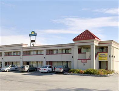 מאונט סטרלינג Days Inn By Wyndham Mt. Sterling מראה חיצוני תמונה